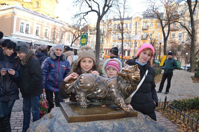 Подарим детям поездку в Киев