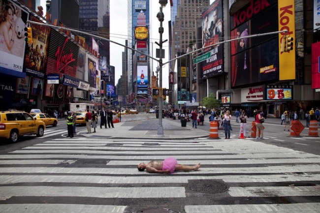 Боб Кэри - пошел на все, чтобы его жена улыбалась