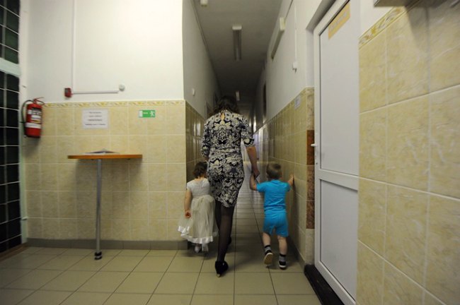 Зачастую вполне благополучные родители сами приводят в интернаты собственных детей.