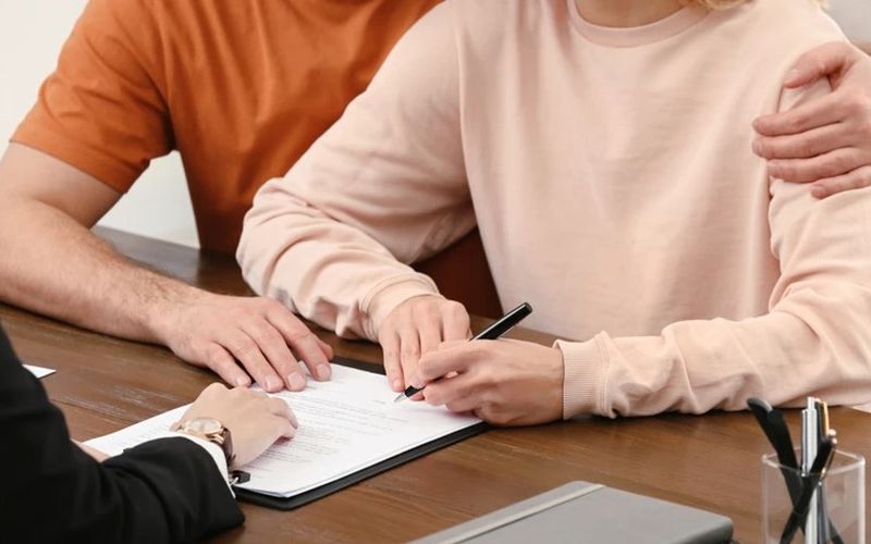 Як усиновити дитину під час війни? Що треба знати і з чого почати