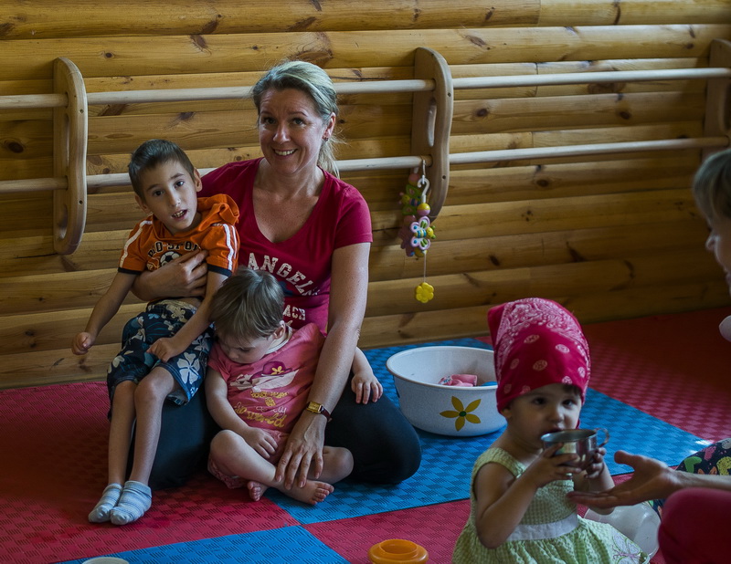 Children from Solnishko babies' orphanage