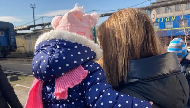 Из Запорожской области эвакуируют детей, оставшихся без родительской опеки